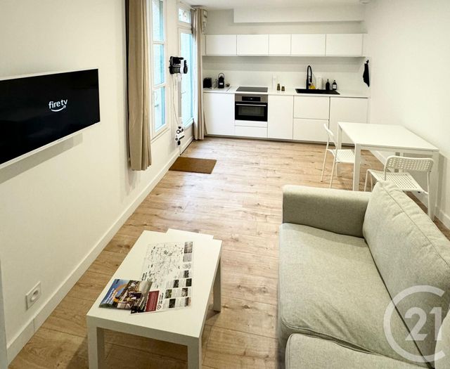 Appartement Duplex à louer - 2 pièces - 20.67 m2 - FOUGERES - 35 - BRETAGNE - Century 21 Gambetta