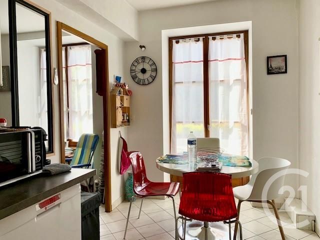 Afficher la photo en grand maison à vendre - 3 pièces - 125.18 m2 - FOUGERES - 35 - BRETAGNE - Century 21 Gambetta