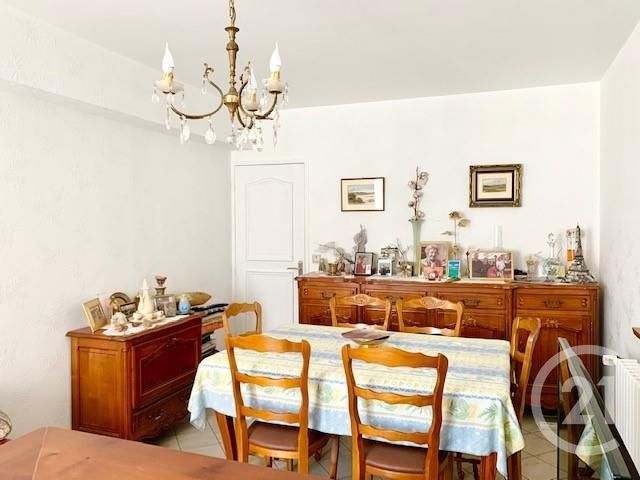 Afficher la photo en grand maison à vendre - 3 pièces - 125.18 m2 - FOUGERES - 35 - BRETAGNE - Century 21 Gambetta