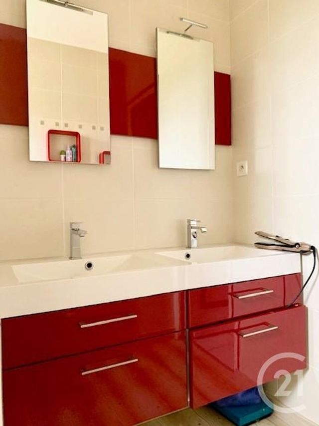Afficher la photo en grand maison à vendre - 5 pièces - 135.0 m2 - ST ETIENNE EN COGLES - 35 - BRETAGNE - Century 21 Gambetta