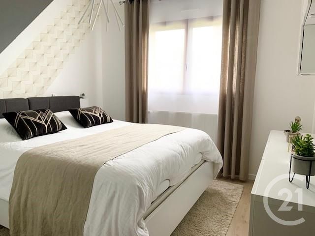Afficher la photo en grand maison à vendre - 5 pièces - 135.0 m2 - ST ETIENNE EN COGLES - 35 - BRETAGNE - Century 21 Gambetta