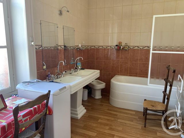 maison à vendre - 8 pièces - 155.46 m2 - FOUGERES - 35 - BRETAGNE - Century 21 Gambetta maison à vendre - 8 pièces - 155.46 m2 - FOUGERES - 35 - BRETAGNE - Century 21 Gambetta