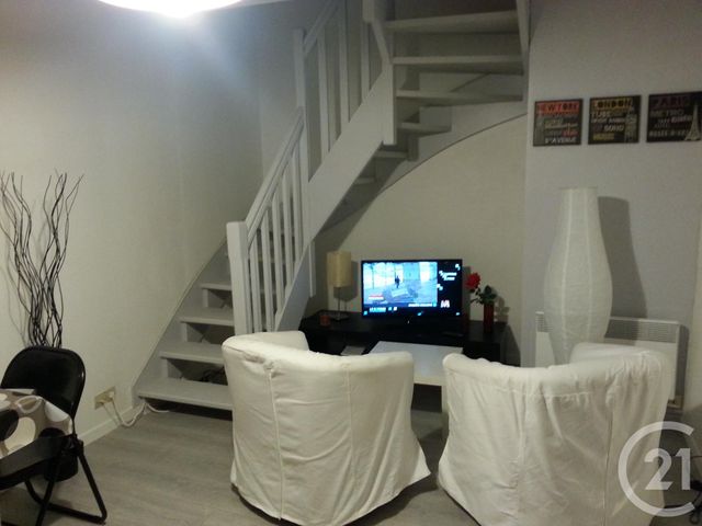 Afficher la photo en grand immeuble à vendre - 84.0 m2 - FOUGERES - 35 - BRETAGNE - Century 21 Gambetta
