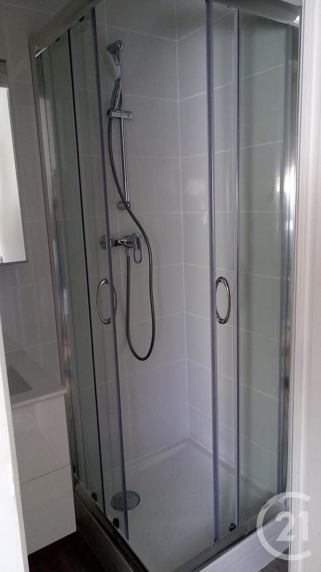 Afficher la photo en grand immeuble à vendre - 84.0 m2 - FOUGERES - 35 - BRETAGNE - Century 21 Gambetta