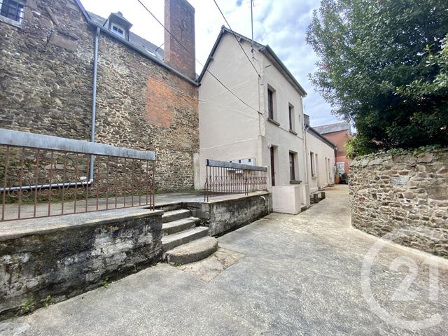 Afficher la photo en grand immeuble à vendre - 84.0 m2 - FOUGERES - 35 - BRETAGNE - Century 21 Gambetta