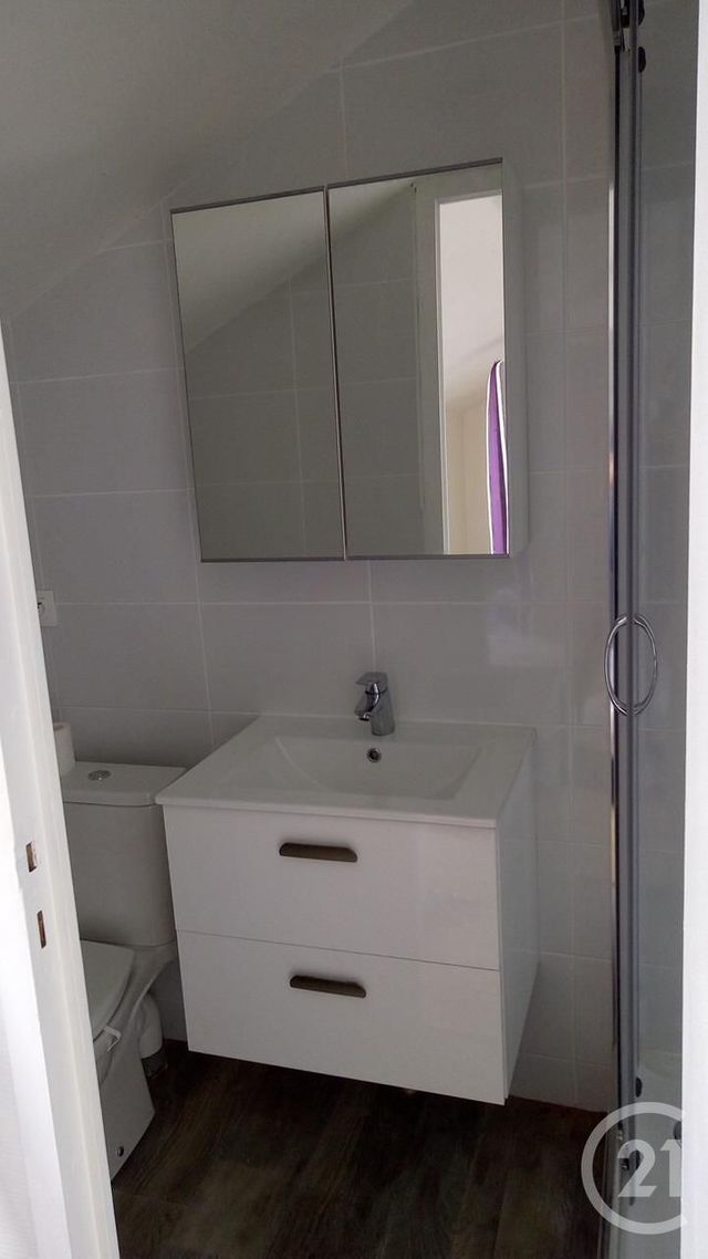 Afficher la photo en grand immeuble à vendre - 84.0 m2 - FOUGERES - 35 - BRETAGNE - Century 21 Gambetta