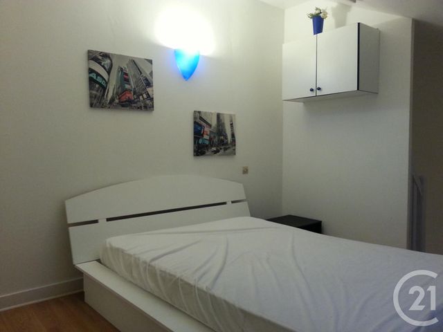 Afficher la photo en grand immeuble à vendre - 84.0 m2 - FOUGERES - 35 - BRETAGNE - Century 21 Gambetta
