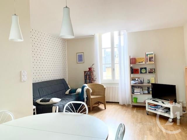 Afficher la photo en grand Appartement F4 à vendre - 4 pièces - 82.02 m2 - FOUGERES - 35 - BRETAGNE - Century 21 Gambetta