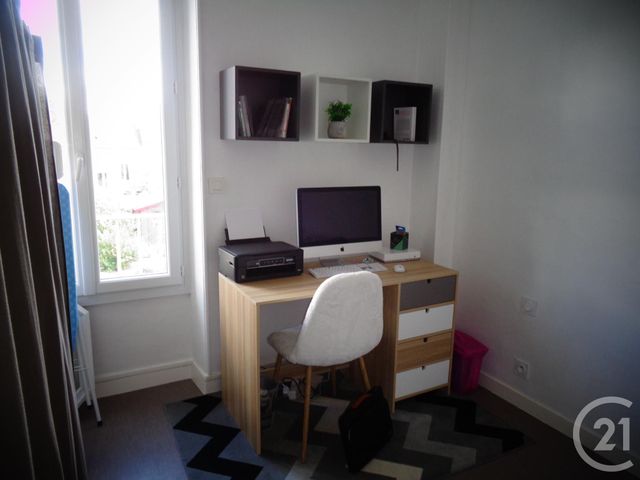 Afficher la photo en grand Appartement F4 à vendre - 4 pièces - 82.02 m2 - FOUGERES - 35 - BRETAGNE - Century 21 Gambetta