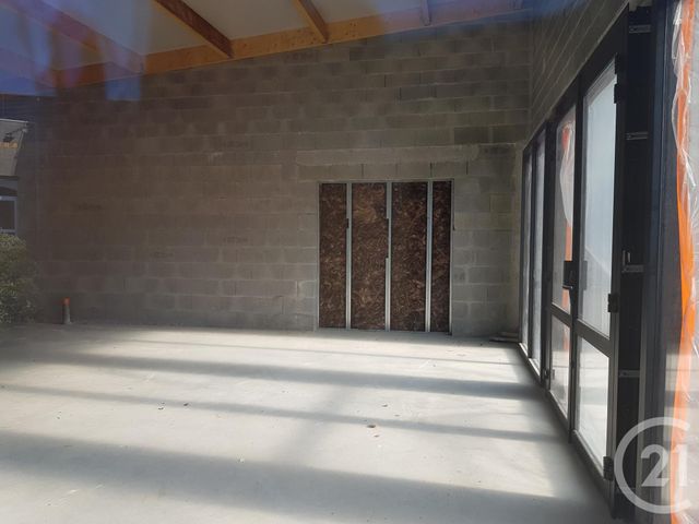 Afficher la photo en grand commerce à louer - 118.0 m2 - LECOUSSE - 35 - BRETAGNE - Century 21 Gambetta