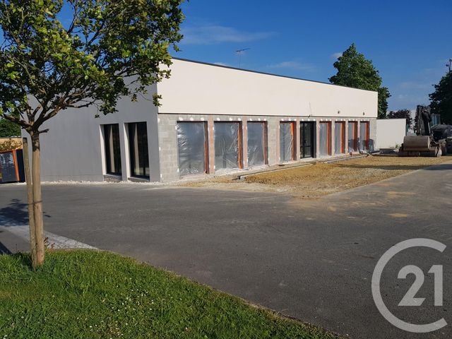 Afficher la photo en grand commerce à louer - 118.0 m2 - LECOUSSE - 35 - BRETAGNE - Century 21 Gambetta