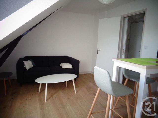 Afficher la photo en grand Appartement T2 à louer - 2 pièces - 20.0 m2 - FOUGERES - 35 - BRETAGNE - Century 21 Gambetta