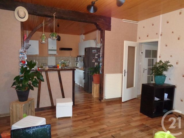 Afficher la photo en grand Appartement T3 à louer - 3 pièces - 60.7 m2 - FOUGERES - 35 - BRETAGNE - Century 21 Gambetta