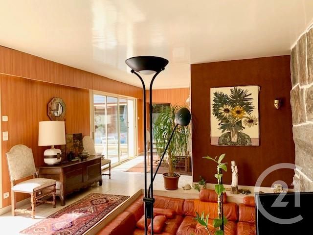 Afficher la photo en grand maison à vendre - 8 pièces - 270.0 m2 - LECOUSSE - 35 - BRETAGNE - Century 21 Gambetta