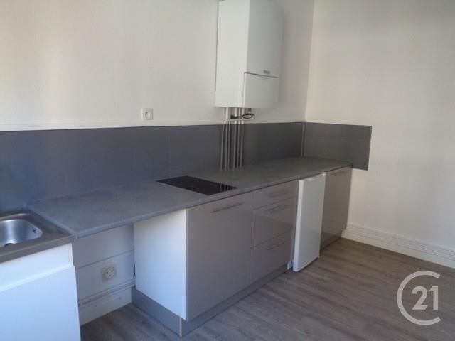 Afficher la photo en grand Appartement F1 à louer - 1 pièce - 32.7 m2 - FOUGERES - 35 - BRETAGNE - Century 21 Gambetta