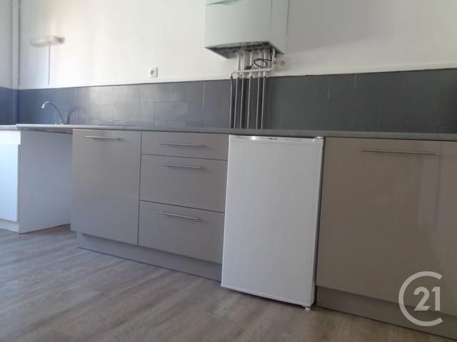 Afficher la photo en grand Appartement F1 à louer - 1 pièce - 32.7 m2 - FOUGERES - 35 - BRETAGNE - Century 21 Gambetta