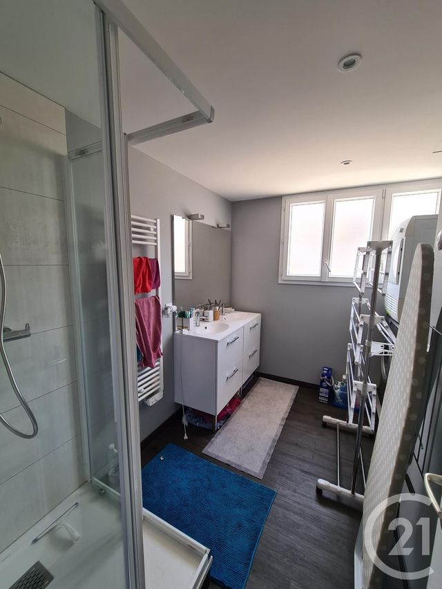 Afficher la photo en grand Appartement T3 à louer - 3 pièces - 61.0 m2 - FOUGERES - 35 - BRETAGNE - Century 21 Gambetta