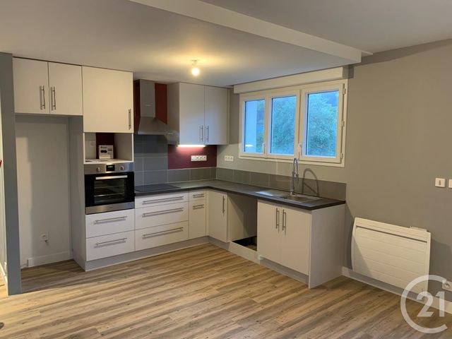 Afficher la photo en grand Appartement T3 à louer - 3 pièces - 61.0 m2 - FOUGERES - 35 - BRETAGNE - Century 21 Gambetta