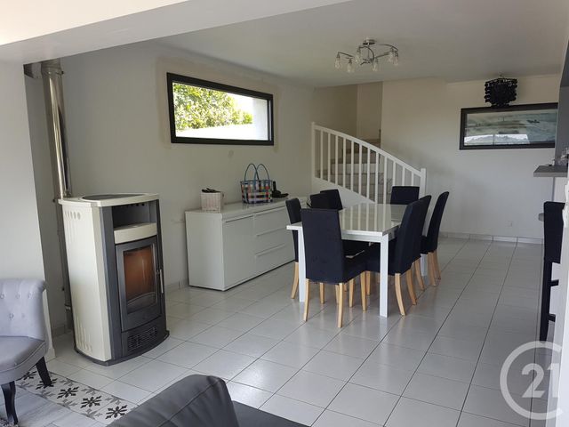 Afficher la photo en grand maison à louer - 5 pièces - 127.0 m2 - FOUGERES - 35 - BRETAGNE - Century 21 Gambetta