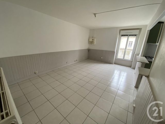 Appartement T2 à vendre - 2 pièces - 46.74 m2 - FOUGERES - 35 - BRETAGNE - Century 21 Gambetta