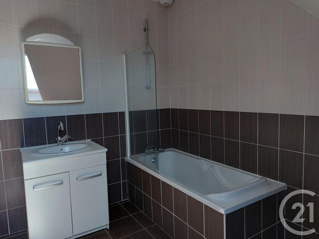 maison à vendre - 4 pièces - 100.0 m2 - FOUGERES - 35 - BRETAGNE - Century 21 Gambetta