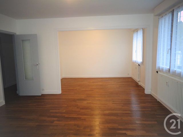 Appartement T3 à louer - 3 pièces - 77.0 m2 - FOUGERES - 35 - BRETAGNE - Century 21 Gambetta