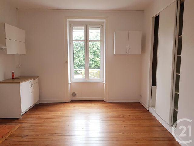 Appartement T3 à louer - 3 pièces - 90.0 m2 - FOUGERES - 35 - BRETAGNE - Century 21 Gambetta