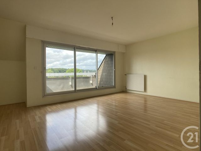 Appartement F5 à vendre - 5 pièces - 99.96 m2 - FOUGERES - 35 - BRETAGNE - Century 21 Gambetta