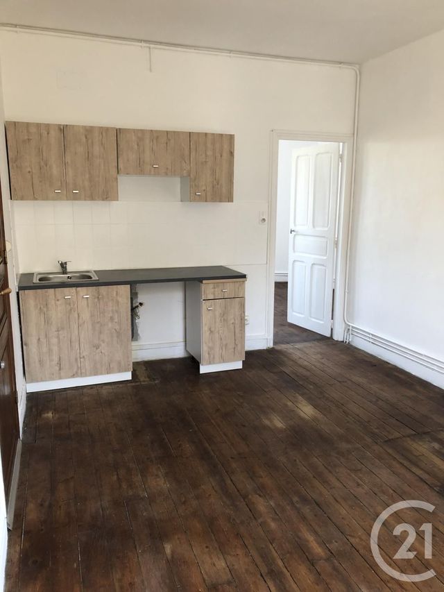 appartement à louer - 2 pièces - 40.0 m2 - FOUGERES - 35 - BRETAGNE - Century 21 Gambetta
