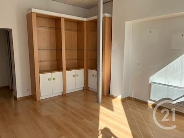 commerce à louer - 79.32 m2 - FOUGERES - 35 - BRETAGNE - Century 21 Gambetta