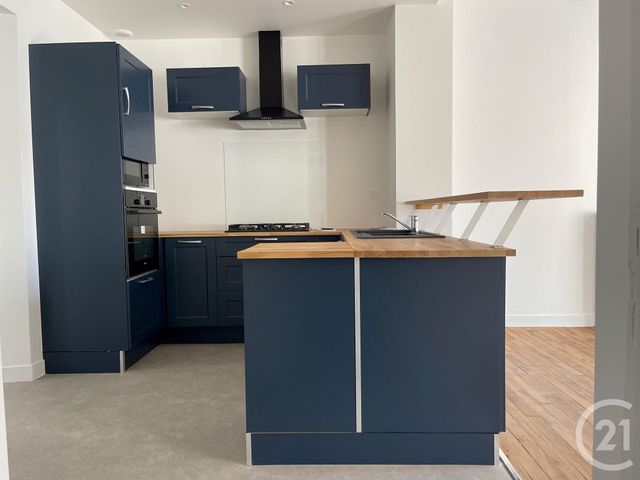 maison à vendre - 9 pièces - 149.99 m2 - FOUGERES - 35 - BRETAGNE - Century 21 Gambetta