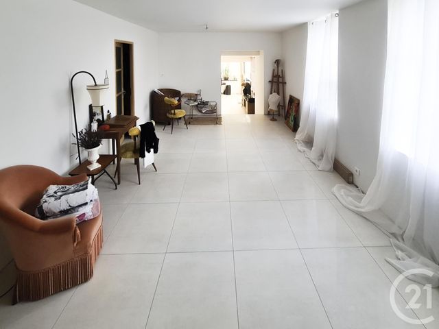 Afficher la photo en grand maison à vendre - 7 pièces - 176.0 m2 - FOUGERES - 35 - BRETAGNE - Century 21 Gambetta