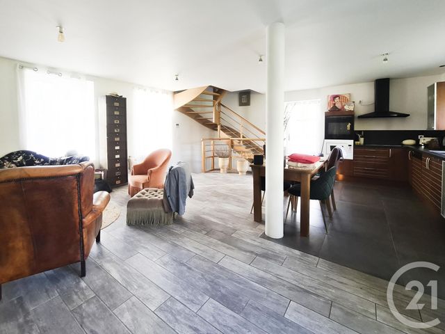 Afficher la photo en grand maison à vendre - 7 pièces - 176.0 m2 - FOUGERES - 35 - BRETAGNE - Century 21 Gambetta