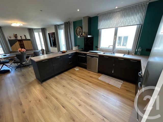 Appartement T4 à vendre - 4 pièces - 101.34 m2 - FOUGERES - 35 - BRETAGNE - Century 21 Gambetta