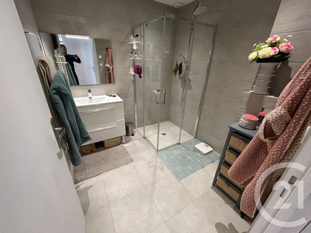 Appartement T4 à vendre - 4 pièces - 101.34 m2 - FOUGERES - 35 - BRETAGNE - Century 21 Gambetta