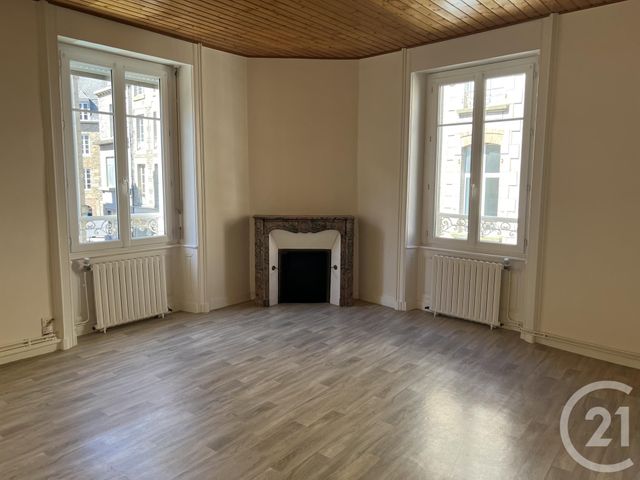 Appartement à louer - 2 pièces - 42.86 m2 - FOUGERES - 35 - BRETAGNE - Century 21 Gambetta
