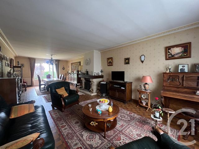 maison à vendre - 8 pièces - 203.21 m2 - FOUGERES - 35 - BRETAGNE - Century 21 Gambetta