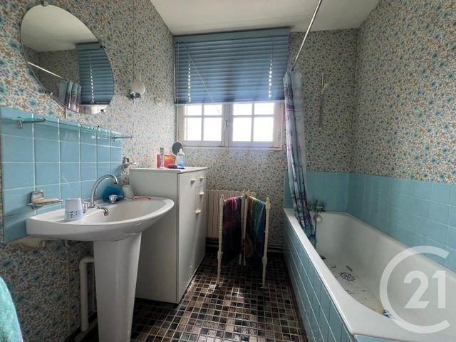 maison à vendre - 8 pièces - 203.21 m2 - FOUGERES - 35 - BRETAGNE - Century 21 Gambetta