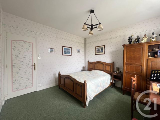 maison à vendre - 8 pièces - 203.21 m2 - FOUGERES - 35 - BRETAGNE - Century 21 Gambetta