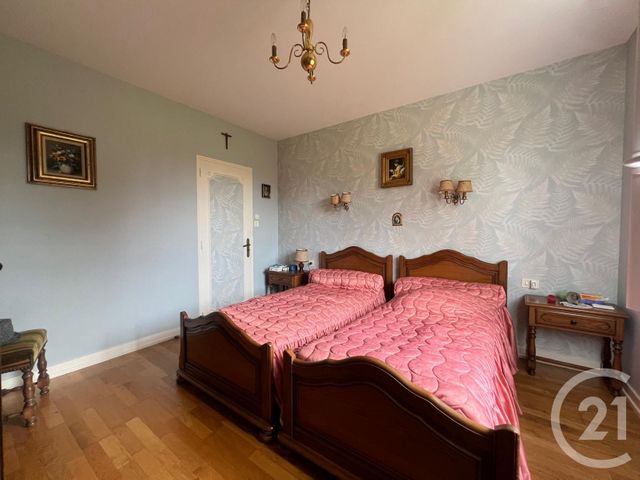 maison à vendre - 8 pièces - 203.21 m2 - FOUGERES - 35 - BRETAGNE - Century 21 Gambetta