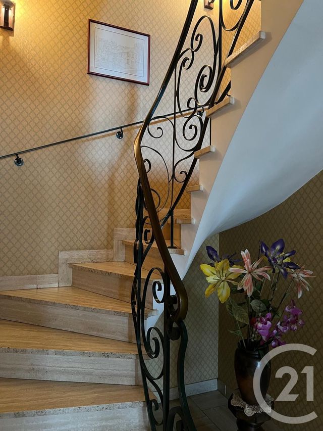 maison à vendre - 8 pièces - 203.21 m2 - FOUGERES - 35 - BRETAGNE - Century 21 Gambetta