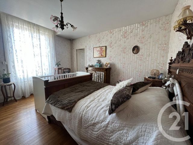 Afficher la photo en grand maison à vendre - 4 pièces - 106.66 m2 - FOUGERES - 35 - BRETAGNE - Century 21 Gambetta