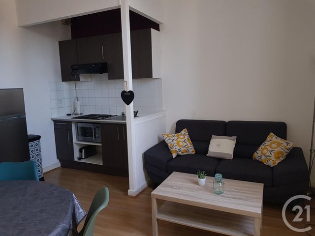 Appartement T2 à louer - 2 pièces - 31.4 m2 - FOUGERES - 35 - BRETAGNE - Century 21 Gambetta
