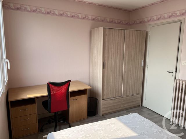 Afficher la photo en grand Appartement à louer - 4 pièces - 9.64 m2 - FOUGERES - 35 - BRETAGNE - Century 21 Gambetta