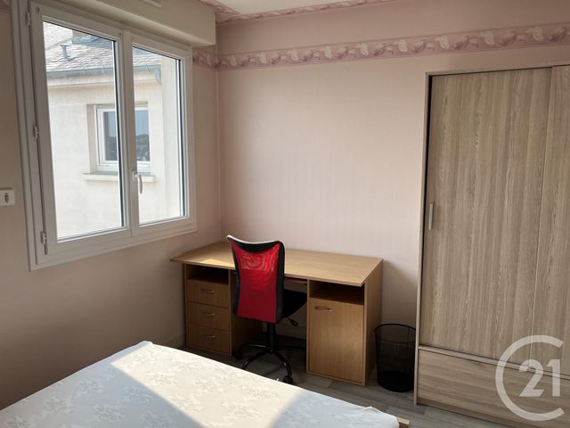 Afficher la photo en grand Appartement à louer - 4 pièces - 9.64 m2 - FOUGERES - 35 - BRETAGNE - Century 21 Gambetta