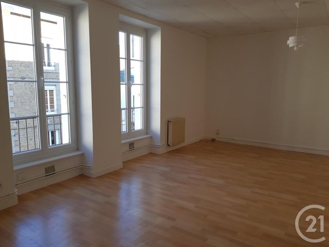Appartement à louer - 2 pièces - 66.1 m2 - FOUGERES - 35 - BRETAGNE - Century 21 Gambetta