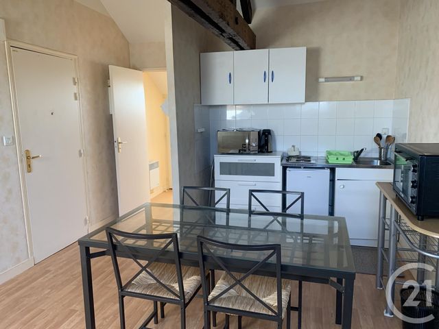 Appartement à louer - 2 pièces - 29.86 m2 - FOUGERES - 35 - BRETAGNE - Century 21 Gambetta