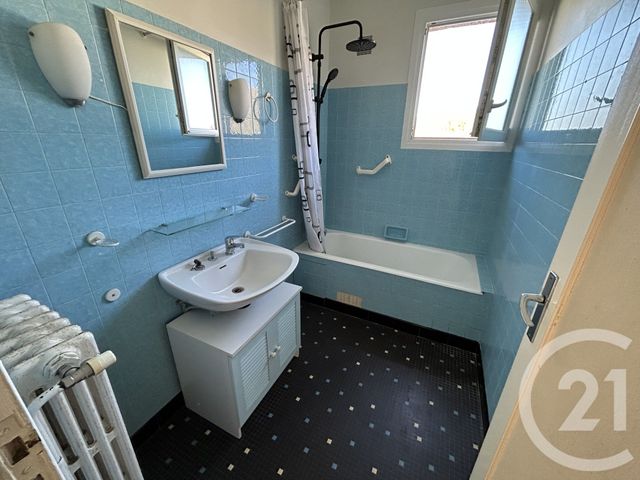 maison à vendre - 4 pièces - 86.2 m2 - ST GERMAIN EN COGLES - 35 - BRETAGNE - Century 21 Gambetta