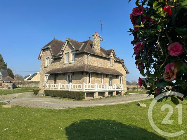 maison à vendre - 9 pièces - 219.0 m2 - FOUGERES - 35 - BRETAGNE - Century 21 Gambetta
