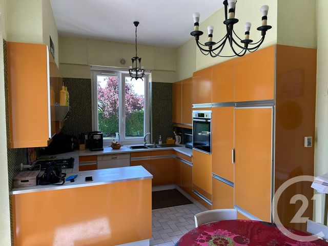 Afficher la photo en grand maison à vendre - 9 pièces - 219.0 m2 - FOUGERES - 35 - BRETAGNE - Century 21 Gambetta